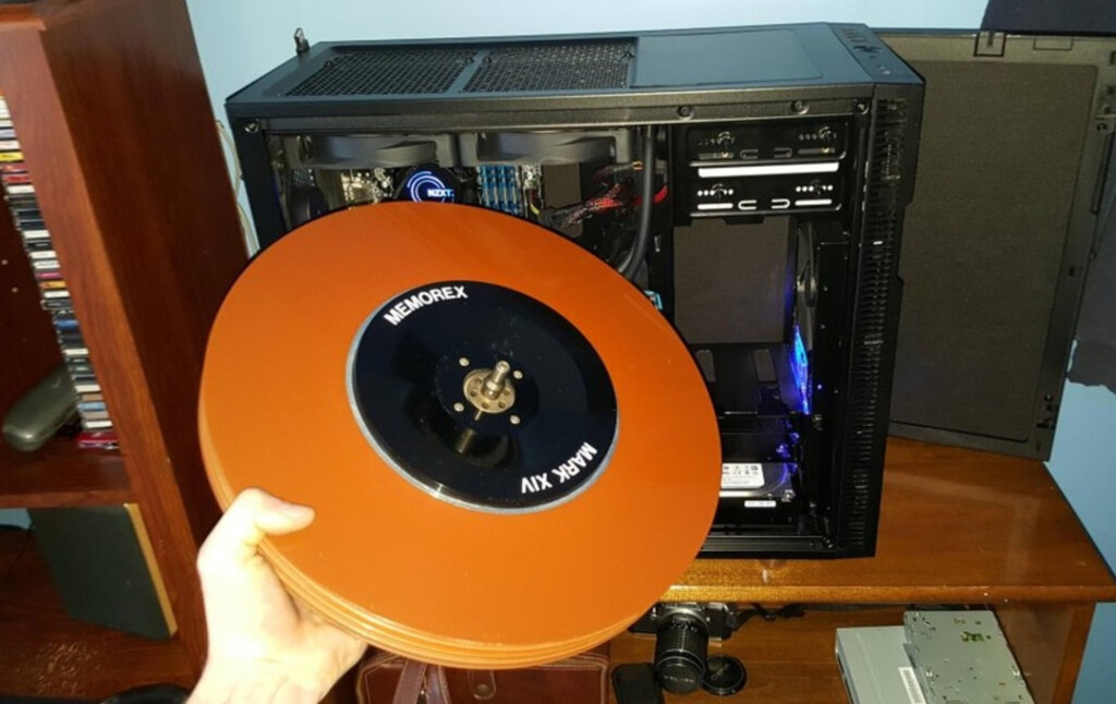 Los primeros discos duros de la historia eran gigantescos. Luego sucedió un milagro: la miniaturización