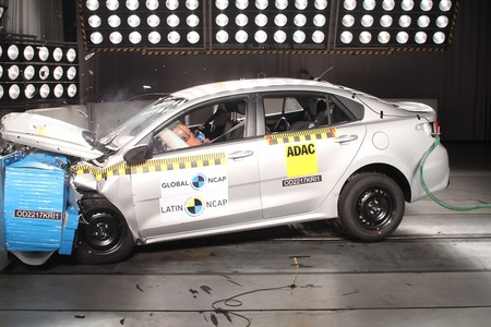 Lo último en Latin NCAP: Dos estrellas para KIA Rio Sedán y una para Fiat Mobi