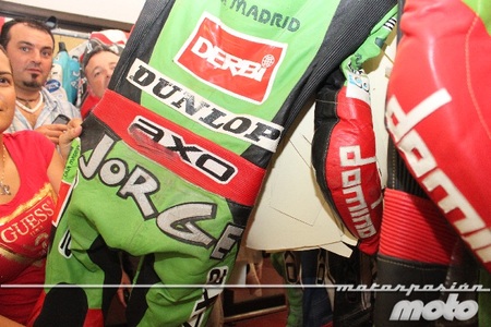 Mono Jorge Lorenzo en AXO