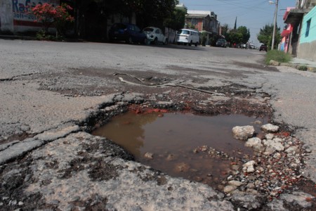 Las 7 cosas que piensas cuando pasas por un bache