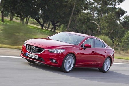 Mazda ALH: ni largas ni cortas, sino todo lo contrario