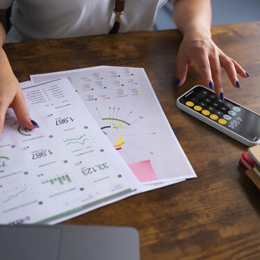 Cómo rebajar la factura de la luz en tiempos de guerra: once cosas sencillas que todos podemos hacer en casa 