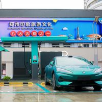 He probado el Flash Charging de BYD: la carga a 1.500 kW es ya una realidad y se tarda lo mismo en llenar la batería que en repostar
