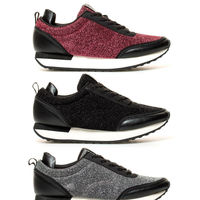 Por sólo 19,99 euros tenemos estas zapatillas Agnes 03 de Chika10 en vino, negro o gris en eBay. Envío gratis 