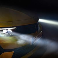 Tienes razón: los faros de LED en los autos deslumbran cada vez más y es un gran problema. Un estudio demuestra el peligro de una iluminación tan potente