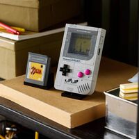 LEGO trae de vuelta el Game Boy con una réplica en tamaño real: tendrá dos cartuchos y se venderá en México desde octubre