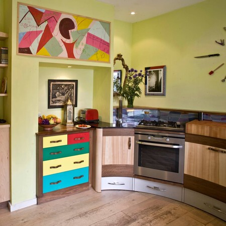 Find Creative Ways To Add In Some Colour And Personality Into Your Kitchen Design Colourinthek 1