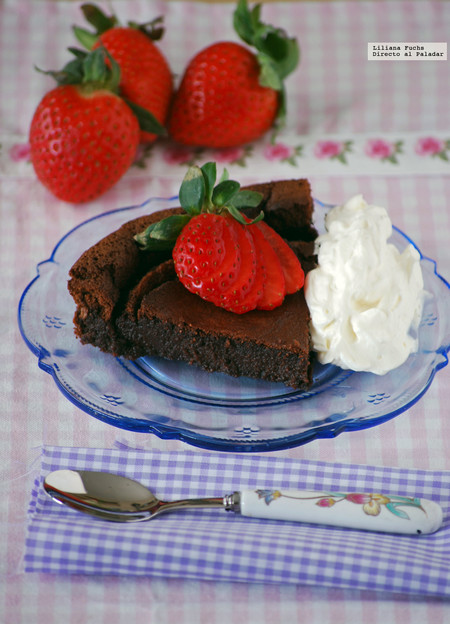 Pastel de chocolate cremoso sin harina. Receta sin gluten