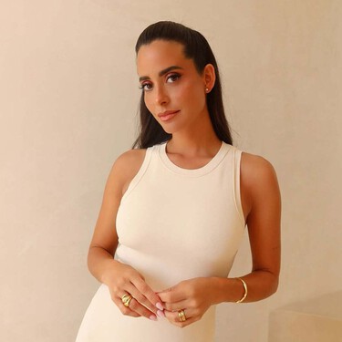 Stradivarius tiene el vestido largo de crochet que gustará a madres e hijas por 29,99 euros