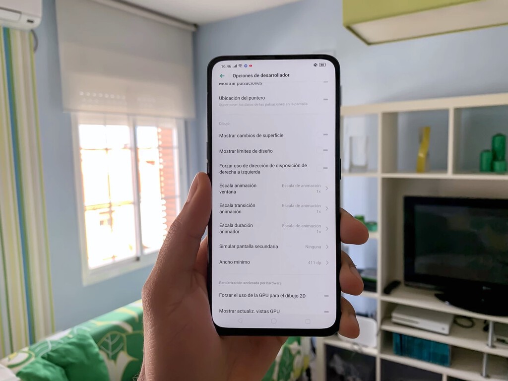 El ajuste oculto para ver más cosas en la pantalla de tu móvil: cómo cambiar los DPI en Android