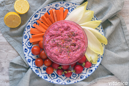Tzatziki de remolacha: receta de aperitivo saludable o para un menú de picoteo
