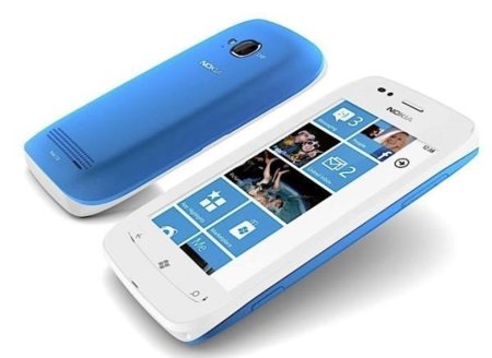 Nokia podría estar siendo presionada por las operadoras para bajar el precio del Lumia 710