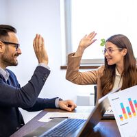 La brecha entre multinacionales y microempresas sigue creciendo. El empleo crece 12 veces más rápido en la gran empresa 