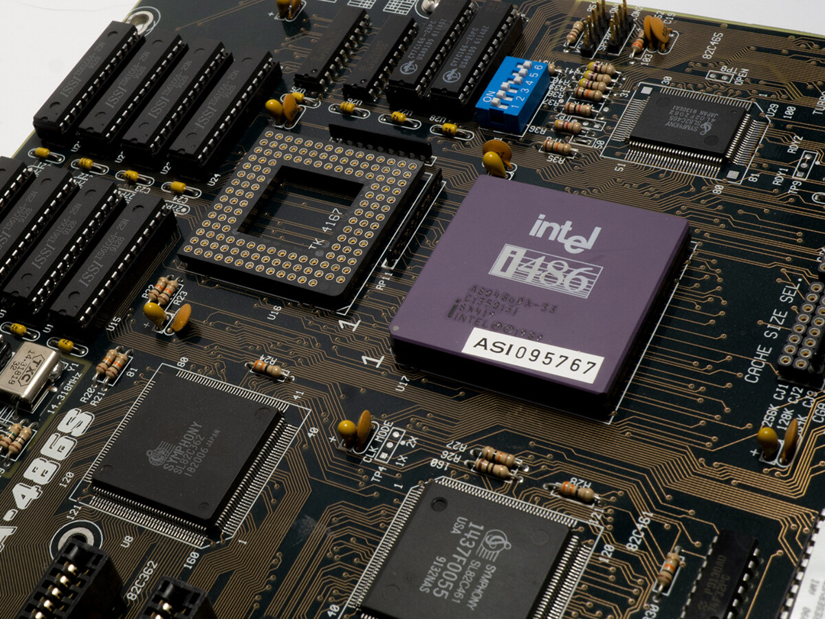 ちぃ8890→8690 El procesador 486, venerado desde 1989, fue retirado por Linux