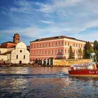 El Palacio de San Clemente, un alojamiento de lujo en una isla al lado de Venecia