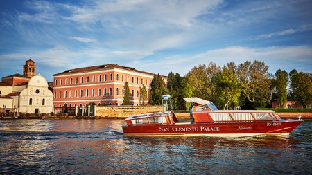 El Palacio de San Clemente, un alojamiento de lujo en una isla al lado de Venecia