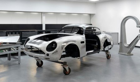 Aston Martin DB4 GT Zagato Continuation, la marca confirma la producción de 19 modelos exclusivos