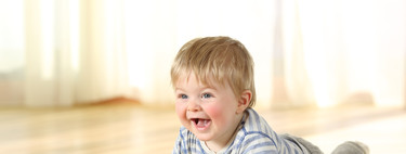 Bebé de ocho meses: todo sobre alimentación, sueño y desarrollo en el octavo mes de vida