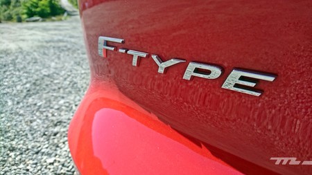 Jaguar F Type 2 0 2018 014