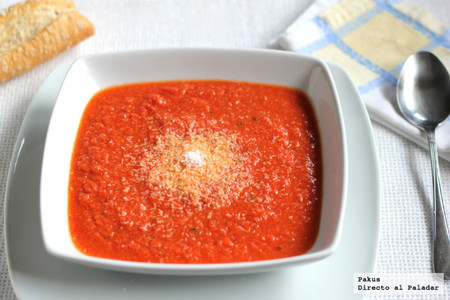 Receta de sopa picantita de tomate, jengibre y coco