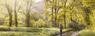 Los beneficios más allá de la salud que no estás obteniendo si no caminas 30 minutos nada más despertarte