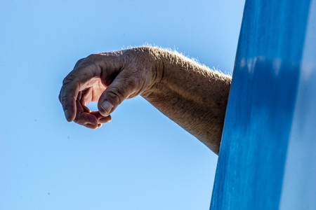 Manchas solares: cómo prevenir su aparición y cómo tratarlas una vez han aparecido