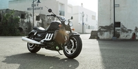 La Triumph Rocket III Roadster se renueva de cara al 2013
