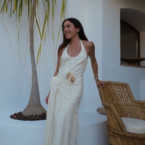 Novedad en mayo 2026: cinco vestidos midi de lino en H&M de calidad y tan elegantes que parecen de Massimo Dutti 