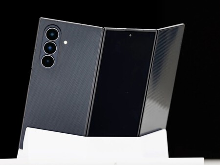 Samsung Galaxy Trifold 8