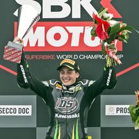 ¡Enorme! Ana Carrasco ya es la primera mujer Campeona del Mundo de Motociclismo en SSP 300