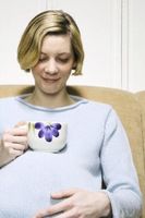 Molestias en el embarazo: soluciones naturales para las náuseas, acidez, estreñimiento, dolor de espalda y estrés