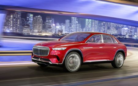 Este SUV con formas de berlina de tres volúmenes es el último prototipo de Mercedes-Maybach