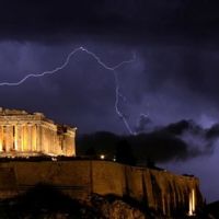 Fracaso total de la UE: Grecia se cae a pedazos