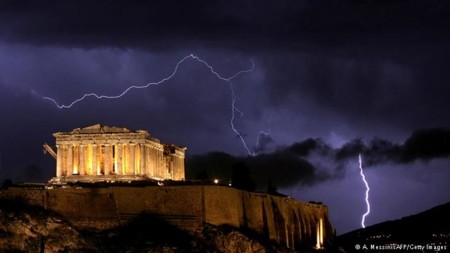 Fracaso total de la UE: Grecia se cae a pedazos