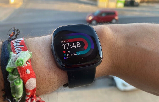 Correa fitbit versa mediamarkt sales
