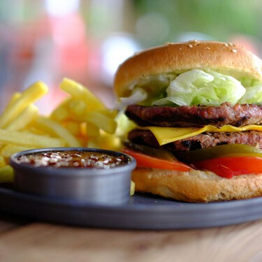 Las hamburguesas dominan la comida rápida en España: ya concentran el 61% de un mercado de 6.100 millones 