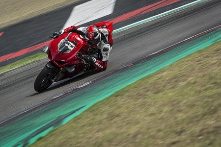 Ducati Panigale V4 2020 045