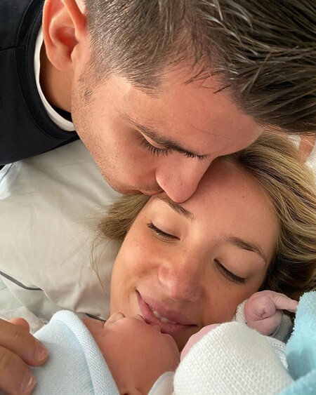 Alice Campello y Álvaro Morata dan la bienvenida a Edoardo a su familia italo numerosa