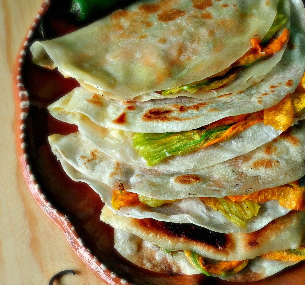 Cómo preparar quesadillas de flor de calabaza. Receta fácil y rápida