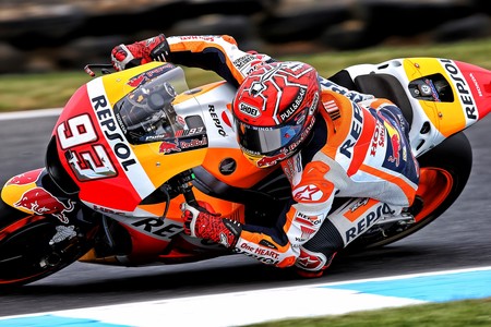 Marc Márquez ajusticia el título en Australia con una victoria en la carrera más demencial del año