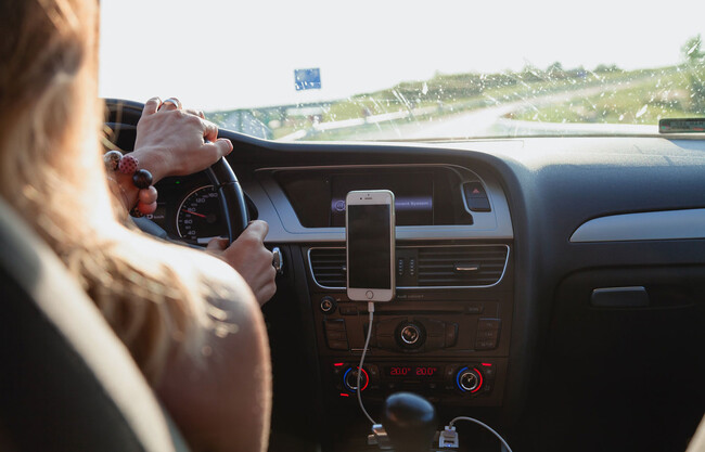 Viento en la carretera: consejos DGT para evitar un accidente en el coche