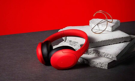Si tu color es el rojo y buscas auriculares de diadema con cancelación de ruido, tienes los Sony WH-H910N a precio de chollo en Amazon por 160 euros