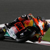 ¡Qué escándalo! Raúl Fernández lidera sus segundos libres en Moto2 con medio segundo de ventaja