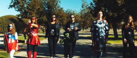 ¿La familia más divertida? Anuncian el que será el sexto hijo con un trailer de "Los Vengadores"