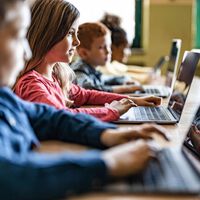 Los dos jinetes del apocalipsis de la educación en México: niños que no saben lo que leen y escuelas sin internet