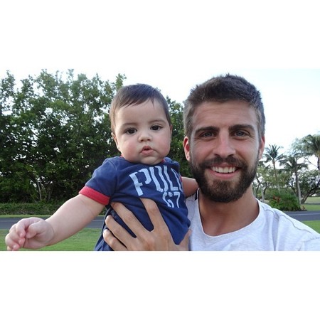 Con ese momento cosquillas de Milan Piqué, ¡muero de risa!