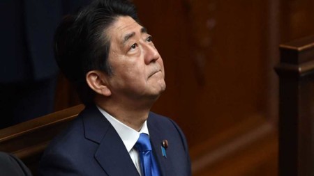 Japón ante un gran dilema, ¿subir el IVA ya para sostener la Seguridad Social o retrasarlo para frenar el estancamiento?