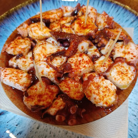 Pueblo Galicia Vacaciones Sara Carbonero Destino Famosos Playa Marinero Comida Pescado