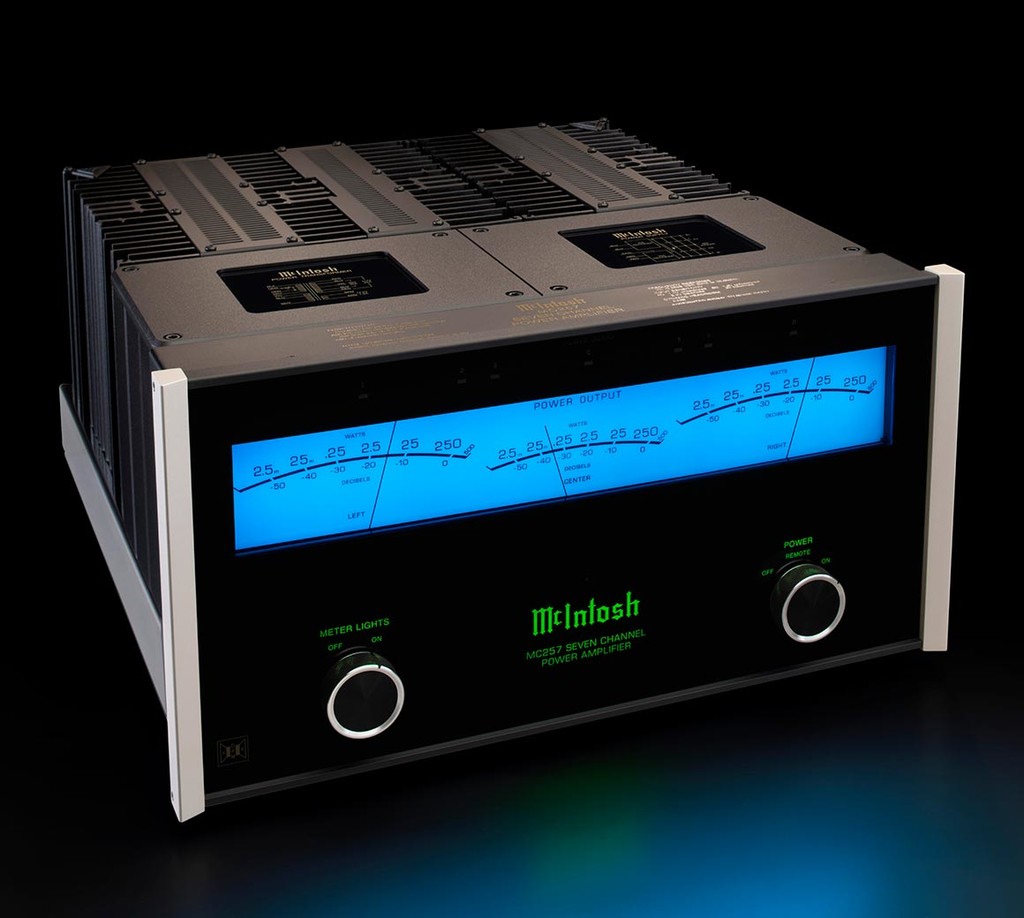 Si quieres montarte un home cinema a lo grande, el nuevo MC257 de McIntosh te permite amplificar 7 canales con 200 vatios