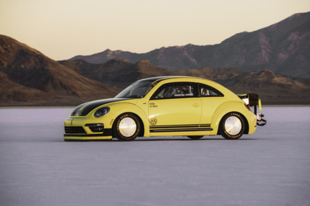 El Volkswagen Beetle más rápido del mundo tiene 550 CV y va a 328 km/h